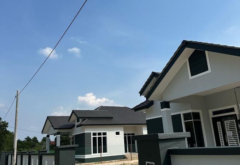 Rumah Banglo Tanah Luas Tanah Merah Kelantan