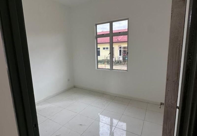 Rumah Banglo Tanah Luas Tanah Merah Kelantan