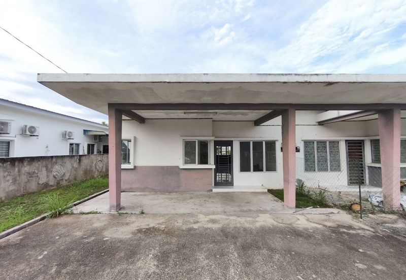 Rumah Bawah Market Valu Ada Tanah Tepi Bera 