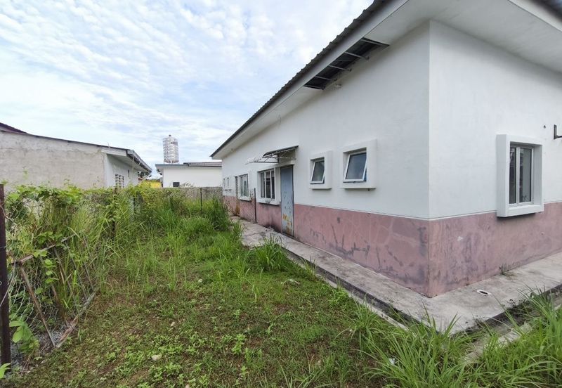 Rumah Bawah Market Valu Ada Tanah Tepi Bera 