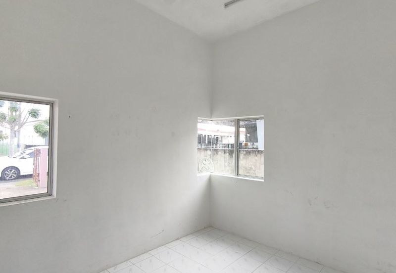 Rumah Bawah Market Valu Ada Tanah Tepi Bera 