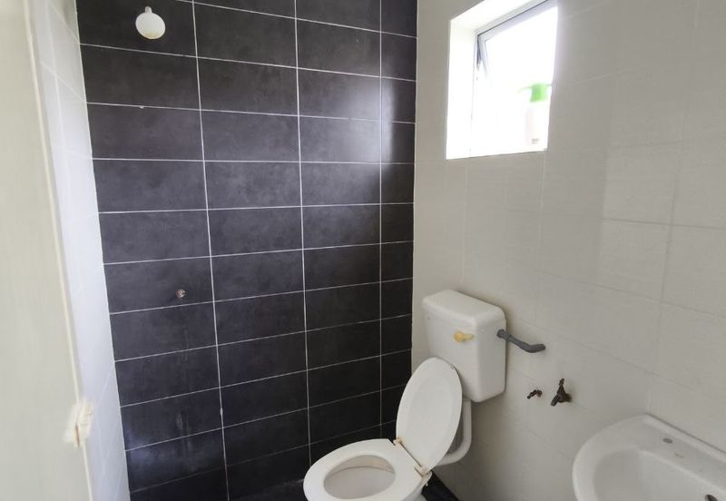 Rumah Bawah Market Valu Ada Tanah Tepi Bera 