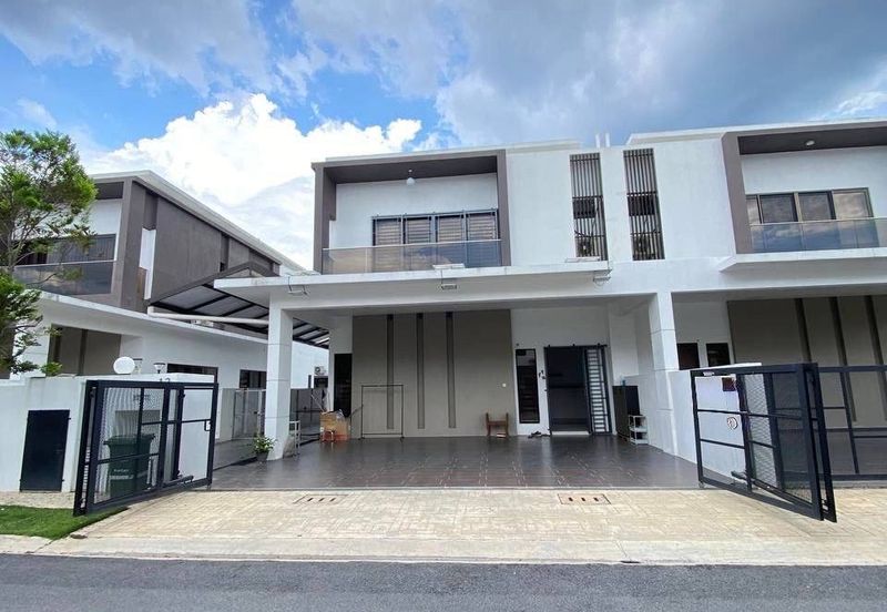 Rumah Luas Cantik Mewah Modern Semi D Temerloh