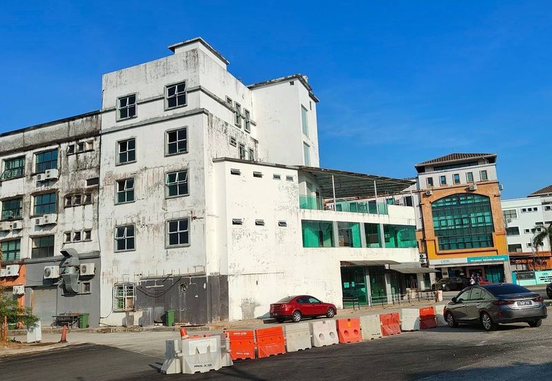 Hotel untuk diambil alih tengah bandar Kuantan