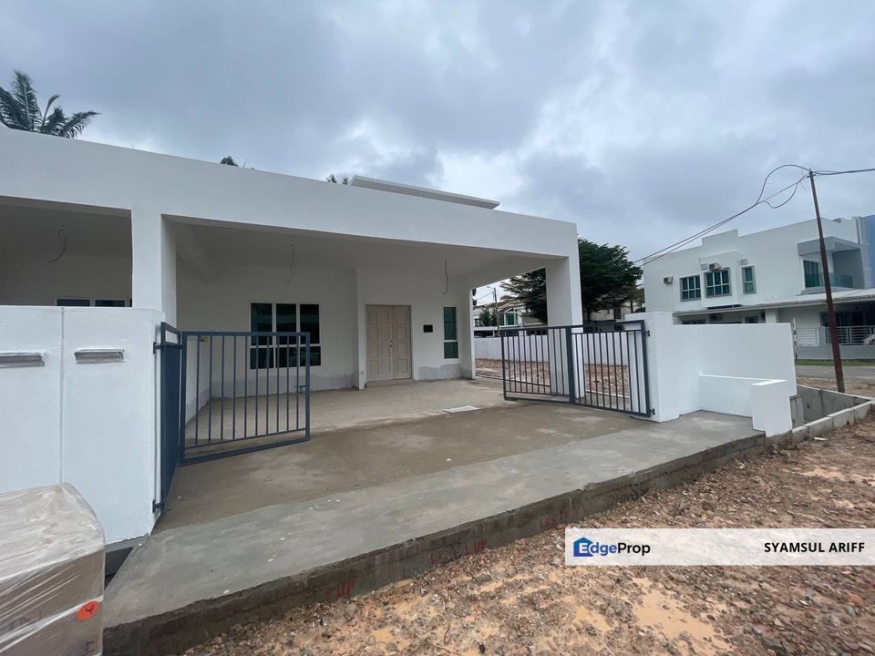 Rumah semi d baru non bumi triang bera, Pahang, Bera