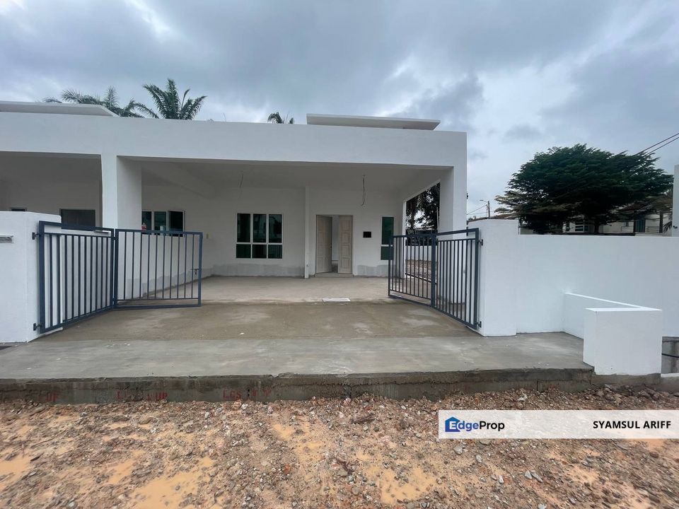 Rumah semi d baru non bumi triang bera, Pahang, Bera