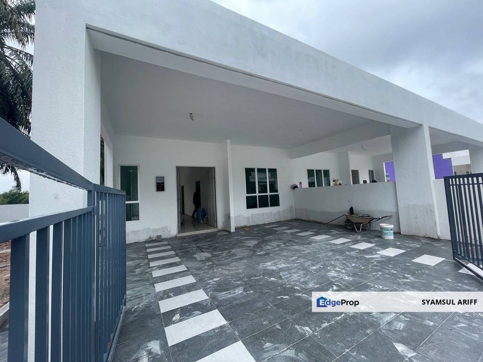 Rumah semi d baru non bumi triang bera, Pahang, Bera