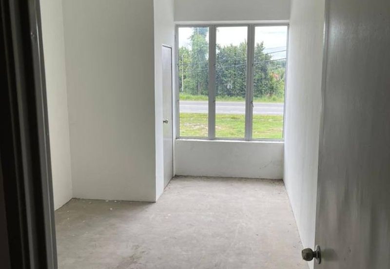 Lot kedai ROI tinggi utk dijual dekat bandar Bera