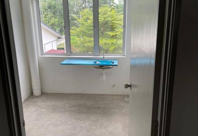 Lot kedai ROI tinggi utk dijual dekat bandar Bera