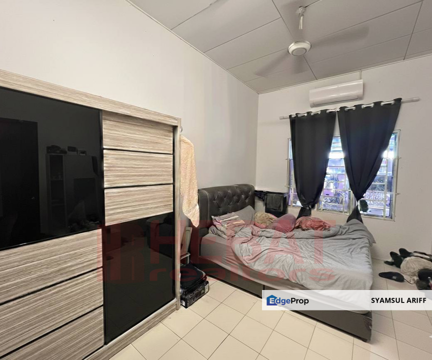 Rumah Taman Merbau bawah market value tengah bandar Bera untuk dijual, Pahang, Bera