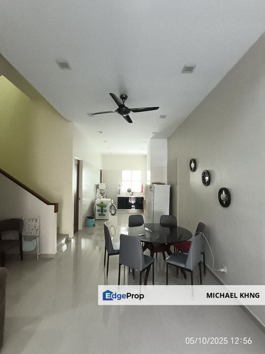 Batu Maung Double Storey Terrace Fully Furnish include Solar Panels Rm300 monthly usage.
, Penang, Batu Maung