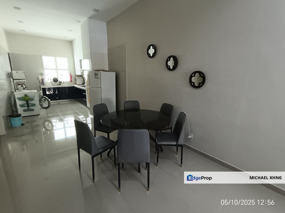 Batu Maung Double Storey Terrace Fully Furnish include Solar Panels Rm300 monthly usage.
, Penang, Batu Maung