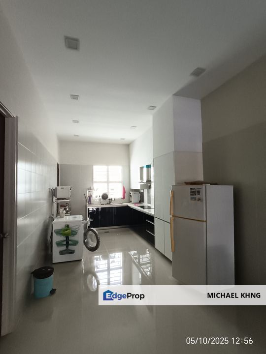 Batu Maung Double Storey Terrace Fully Furnish include Solar Panels Rm300 monthly usage.
, Penang, Batu Maung