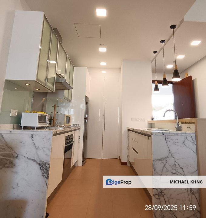 Seaside Luxury Living at Straits Quay 
(The Suites @ Waterside) One Bedroom unit, Marina Seaview & Fully Furnished. 
, Penang, Tanjung Tokong