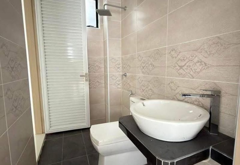 [For Sale] Ipoh South Precinct 3 Storey Semi D