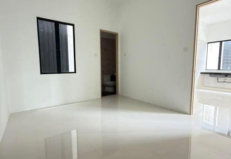 [For Sale] Ipoh South Precinct 3 Storey Semi D