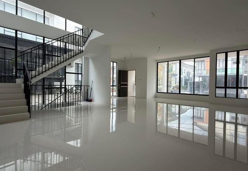 [For Sale] Ipoh South Precinct 3 Storey Semi D