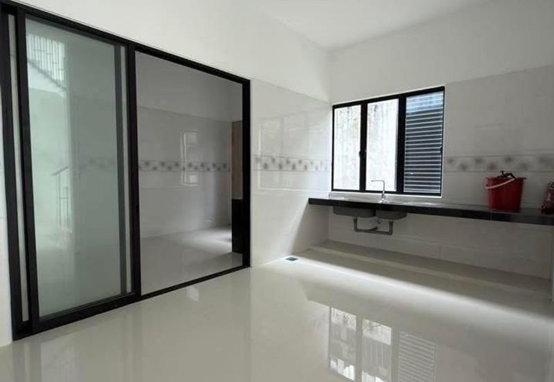 [For Sale] Ipoh South Precinct 3 Storey Semi D