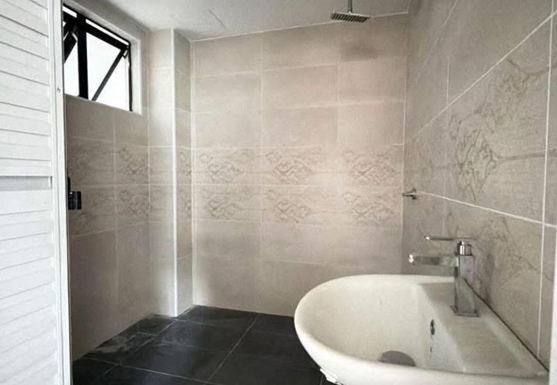 [For Sale] Ipoh South Precinct 3 Storey Semi D