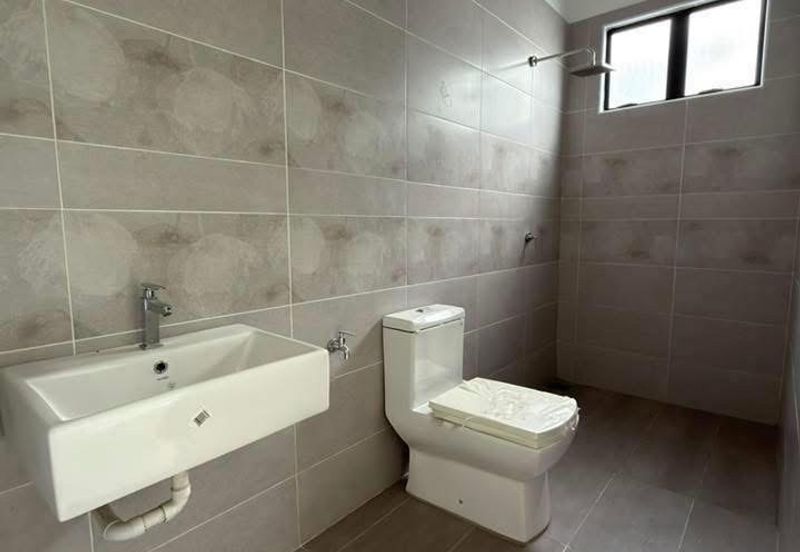 [For Sale] Ipoh South Precinct 3 Storey Semi D