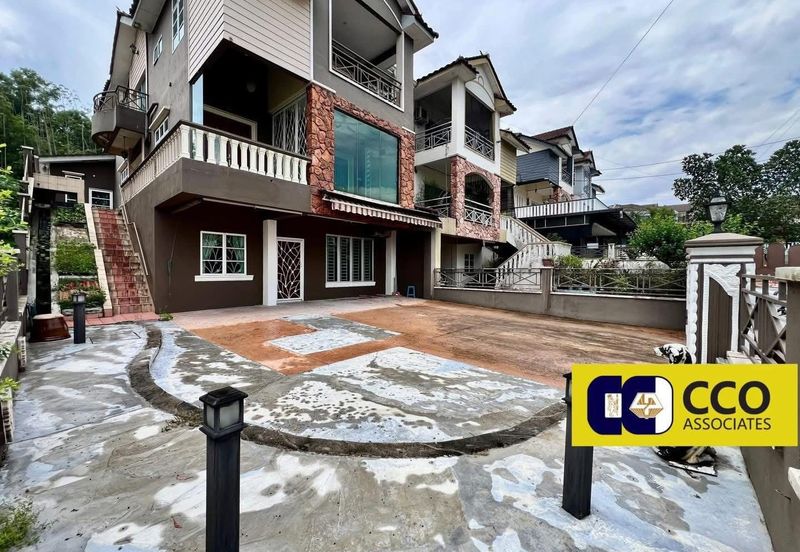 [For Sale]Ipoh Jalan Kuala Kangsar 2.5 Storey