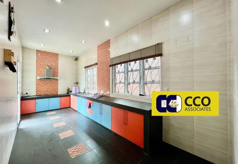 [For Sale]Ipoh Jalan Kuala Kangsar 2.5 Storey