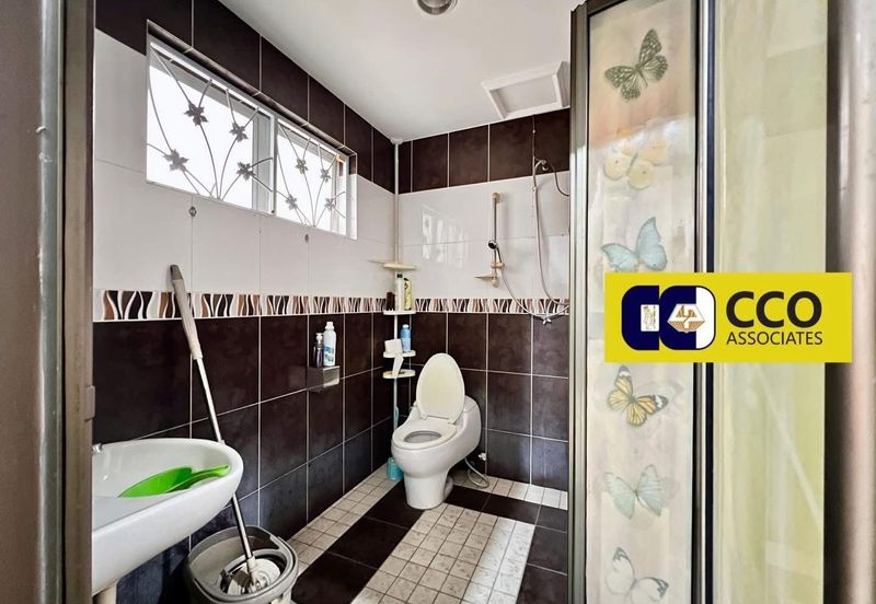 [For Sale]Ipoh Jalan Kuala Kangsar 2.5 Storey