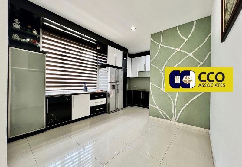 [For Sale]Ipoh Jalan Kuala Kangsar 2.5 Storey