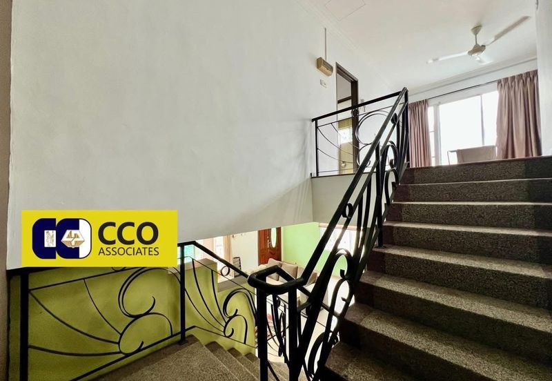 [For Sale]Ipoh Jalan Kuala Kangsar 2.5 Storey