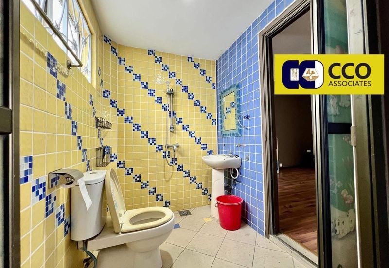 [For Sale]Ipoh Jalan Kuala Kangsar 2.5 Storey