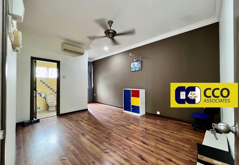 [For Sale]Ipoh Jalan Kuala Kangsar 2.5 Storey
