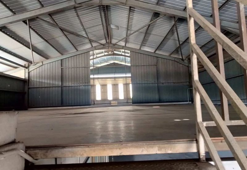 [For Rent] Bungalow FactoryFor Rent Base