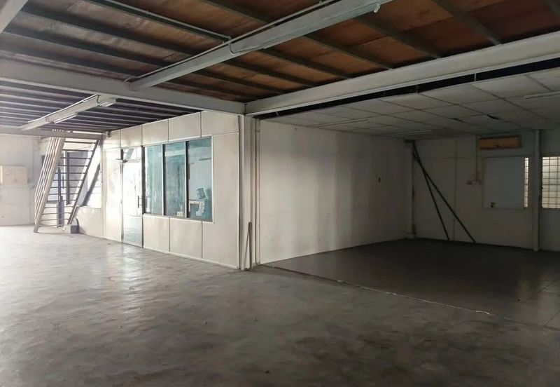 [For Rent] Bungalow FactoryFor Rent Base