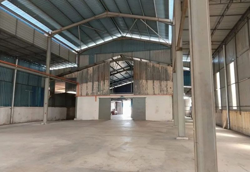 [For Rent] Bungalow FactoryFor Rent Base