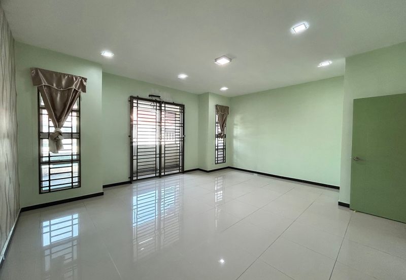 [For Sale]Pengkalan Prencinct 18 Double Storey