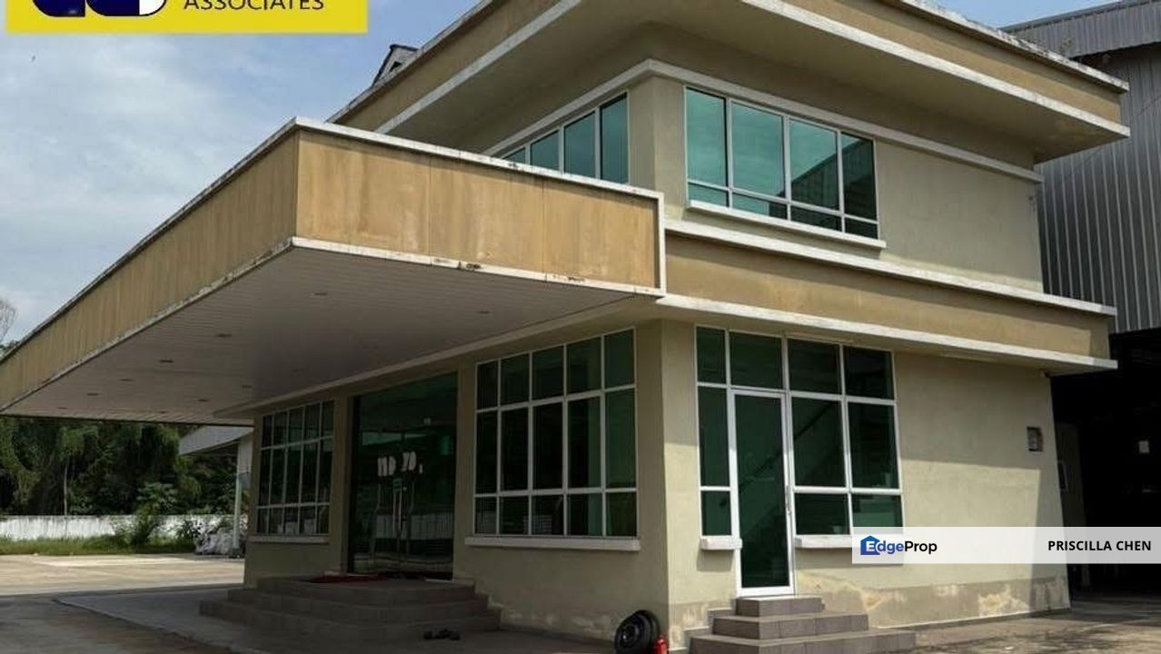 [For Sale]Batu Gajah Perdana 2.1 Acre Bungalow , Perak, Pusing