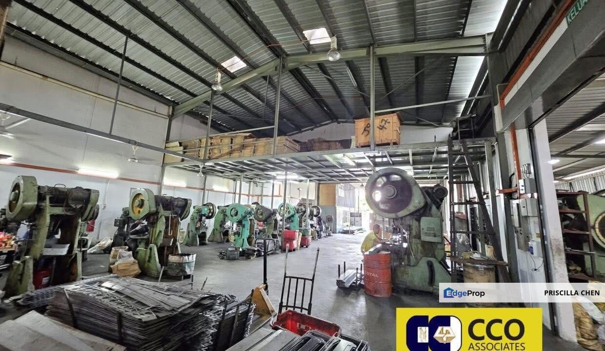 [For Sale]Batu Gajah Perdana One & half Storey, Perak, Pusing