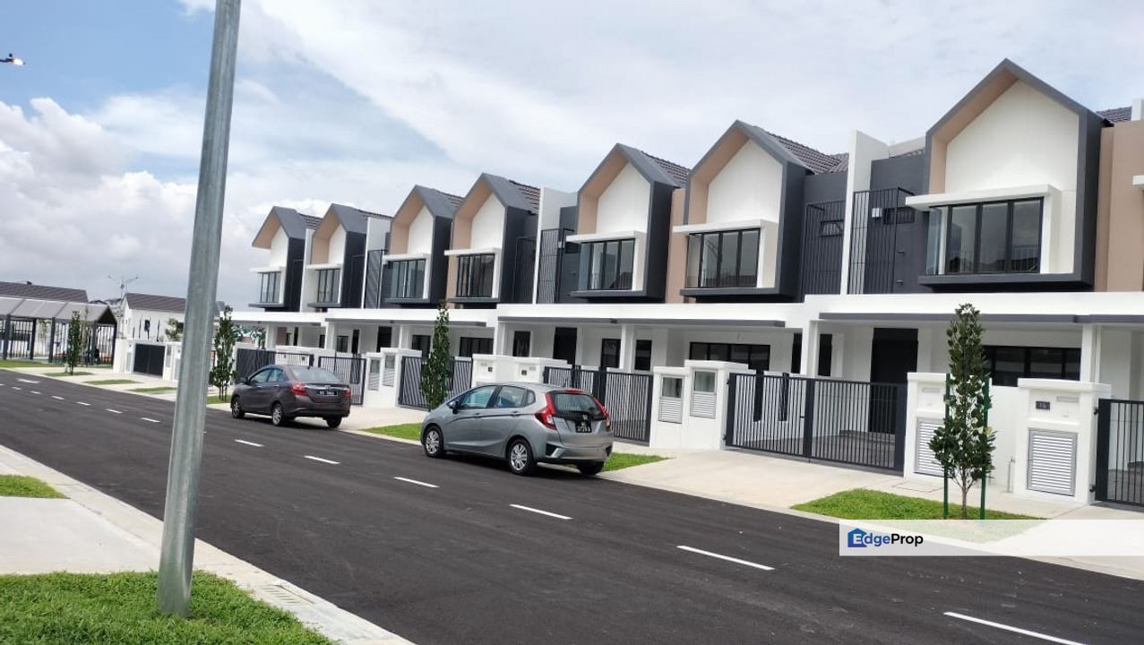 2 Storey Terrace House for Sale! Serenia City, Serenia Aiora , Selangor, Dengkil