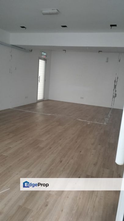 Small Office with Lift, Prime Location, near McD and Starbucks, Selangor, Sepang