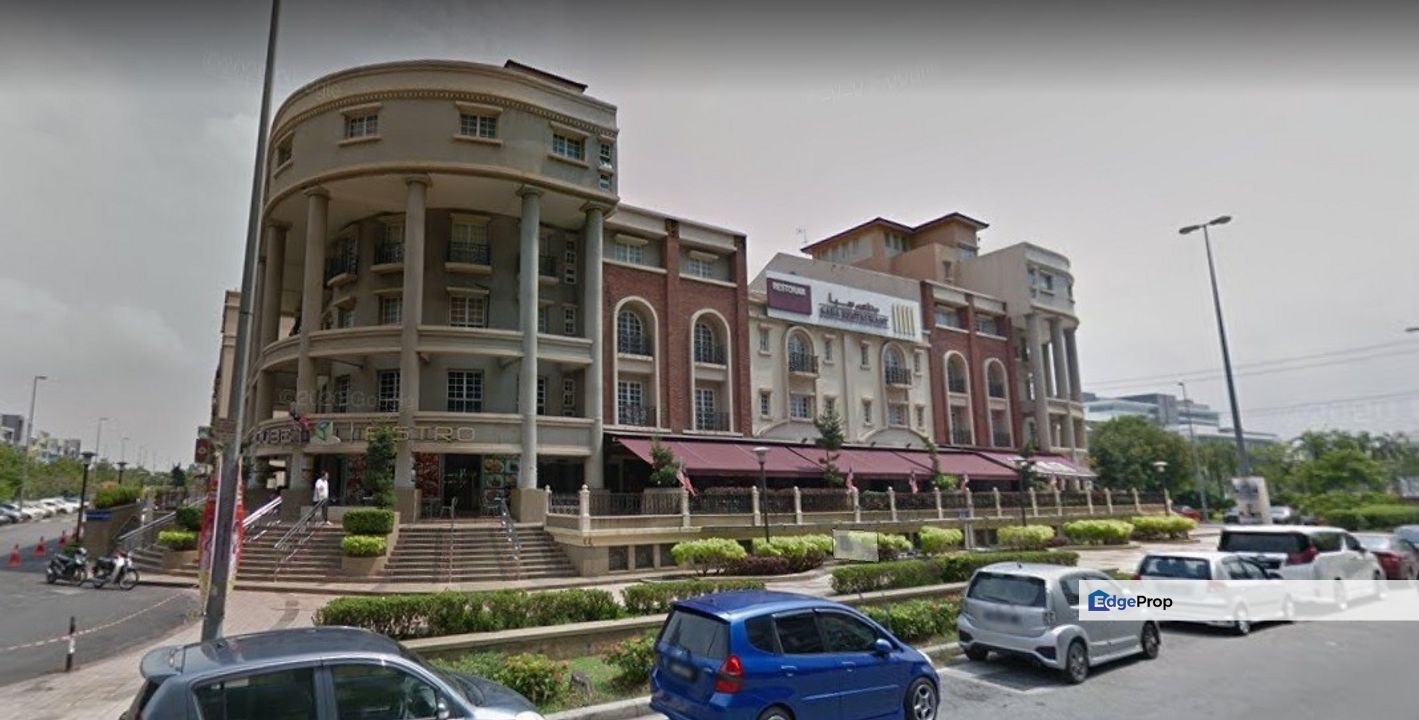MSC Status Office with Lift, Partly Furnished, Opposite D'Pulze Shopping Mall, Selangor, Sepang