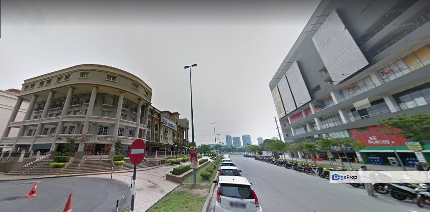 MSC Status Office with Lift, Partly Furnished, Opposite D'Pulze Shopping Mall, Selangor, Sepang