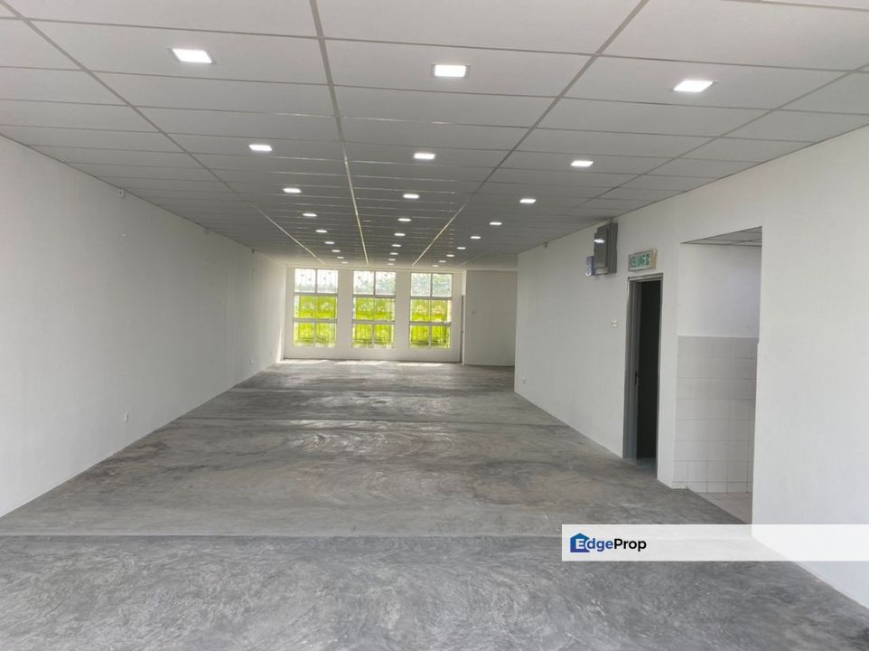 1st floor office,, facing main road, ample car park, Selangor, Sepang