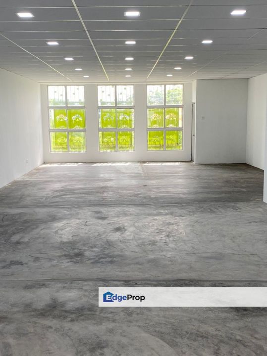 1st floor office,, facing main road, ample car park, Selangor, Sepang