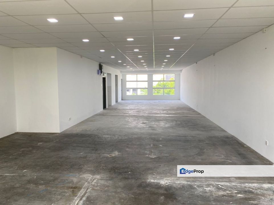 1st floor office,, facing main road, ample car park, Selangor, Sepang