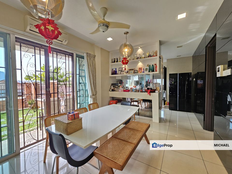 Nice Condition 2.5 Storey Semi D, Selangor, Kajang