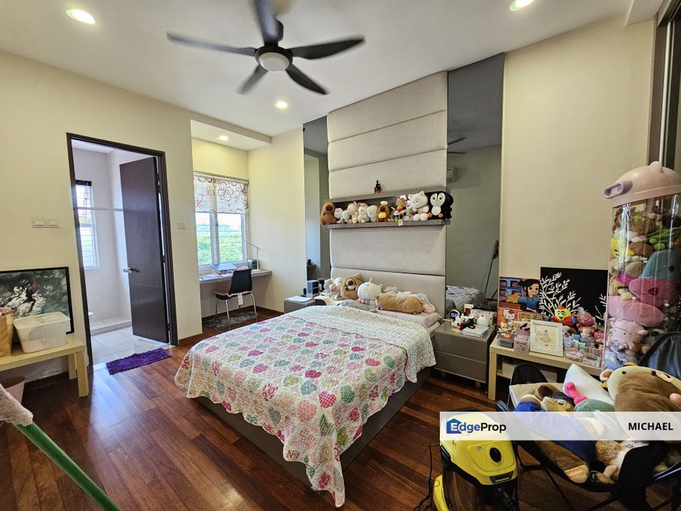 Nice Condition 2.5 Storey Semi D, Selangor, Kajang