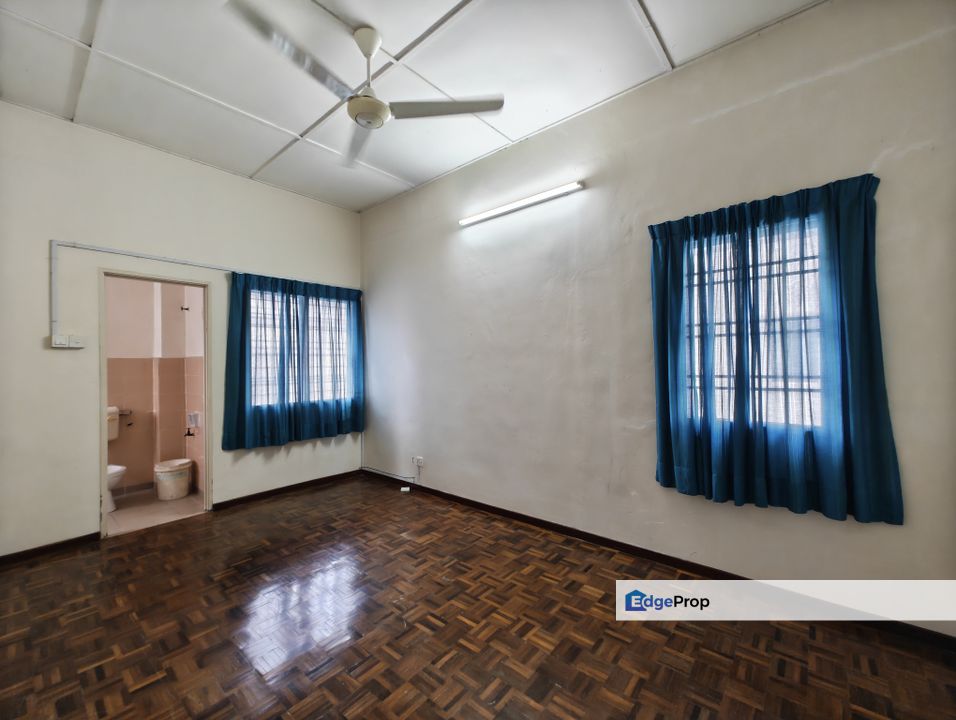 Endlot terrace in mahkota cheras, Selangor, Cheras