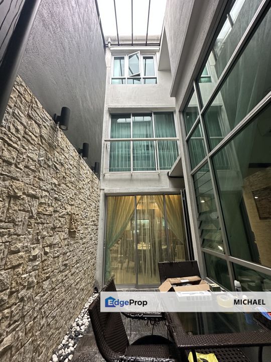 2.5 storey superlink convertable to freehold, Kuala Lumpur, Cheras