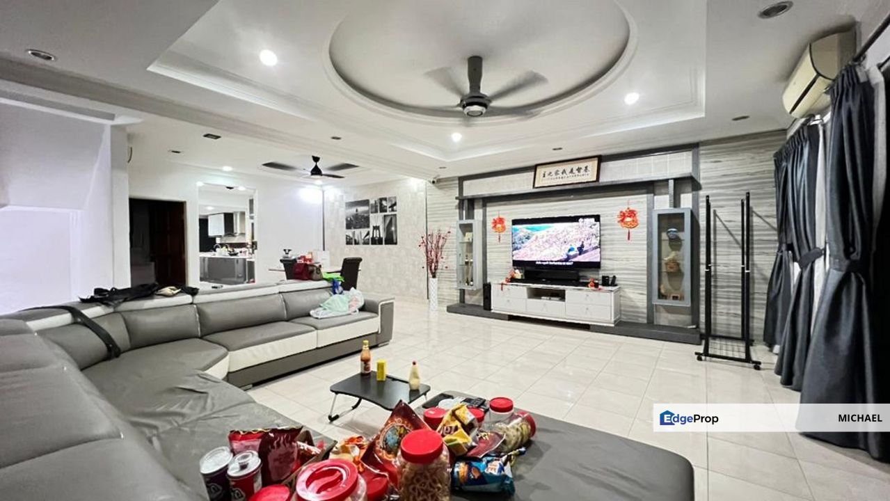 Fully extended 2.5 storey terrace, Kuala Lumpur, Cheras