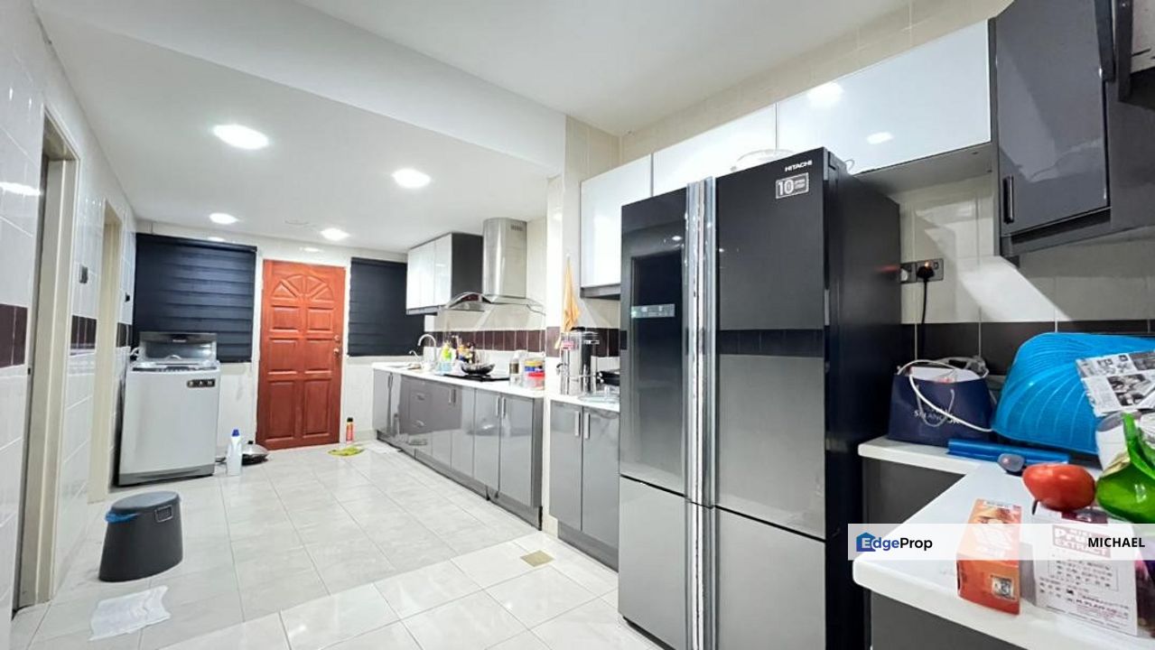 Fully extended 2.5 storey terrace, Kuala Lumpur, Cheras